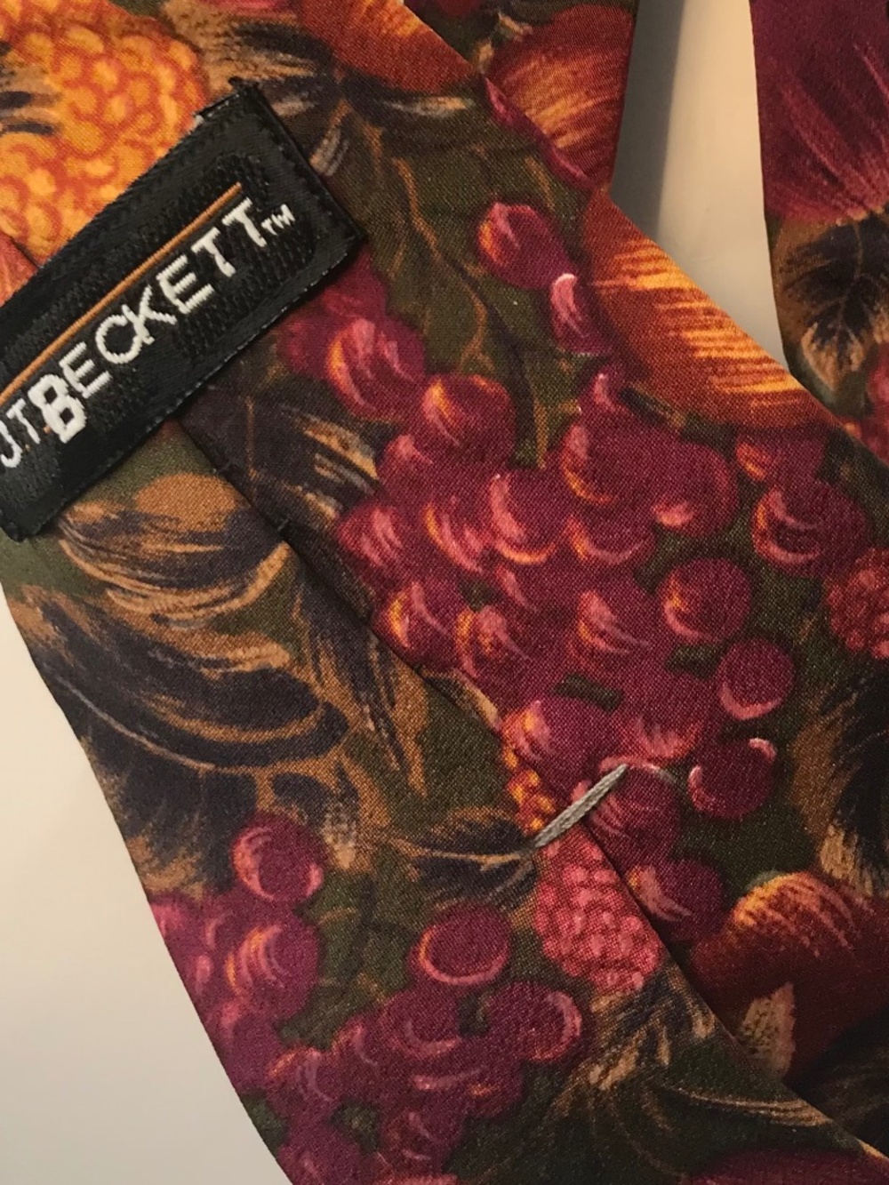 J.T. Beckett Italian Silk Vintage-Inspired Bold Fruit Pattern Tie
